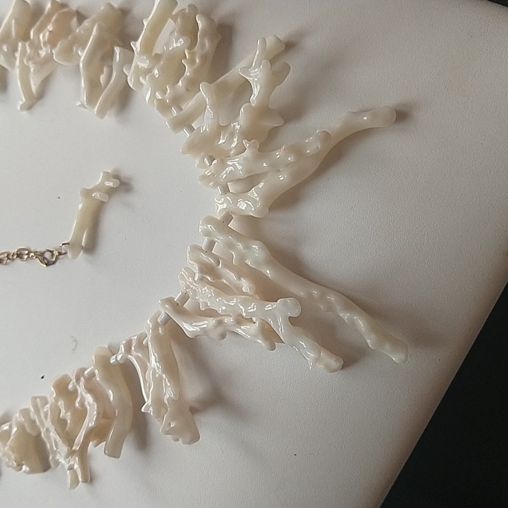 Genuine branch coral white vintage necklace collar adjustable gold tone clasp - Picture 12 of 17